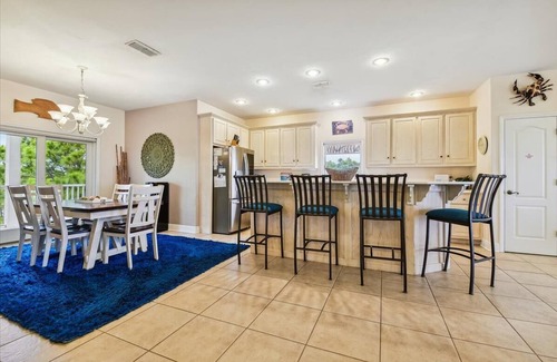 East End House | IT IS MOST DEFINITELY 5 O'CLOCK at this amazing house and time to sit back and enjoy the gulf view