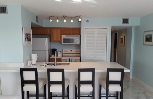 Tavernier Condo | Its an enjoyable two bed/bath unit with pleasant view of the marina and 0cean.