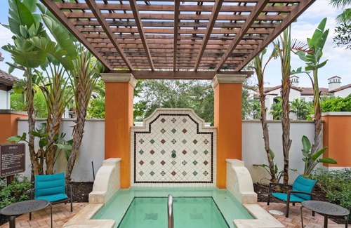 Davie Apartment | Kasa | Catch Some Rays by the Pool | Fort Lauderdale