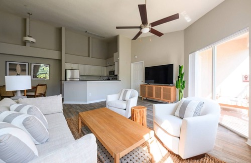 Wellington Apartment | Kasa | Homey 2BD + Private Balcony | Wellington