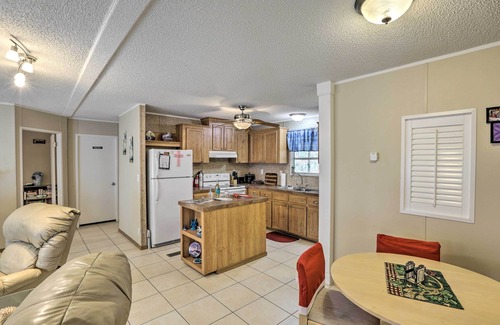 Salem House | Keaton Beach Escape w/Hot Tub < 2 Mi to Shore