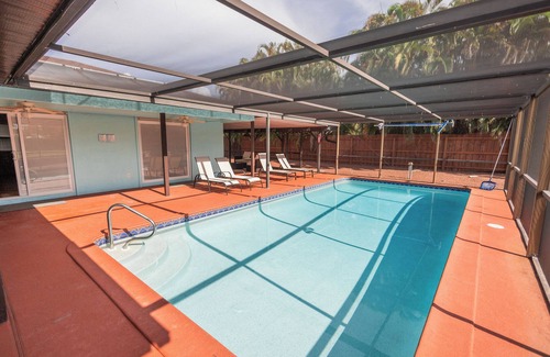 San Carlos Park House | Kid Friendly 3BR/2BA Pool Home Close to FGCU, RSW, and 15 Minutes to the Beach.