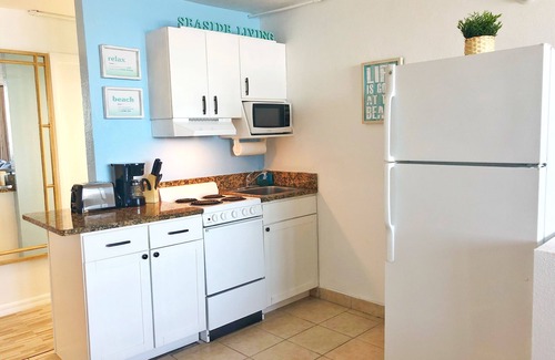 Halifax Estates Apartment | King Size Bed Ocean Front Studio in Daytona Beach!