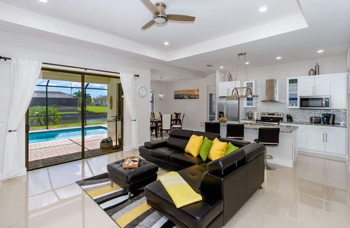 Trafalgar House | Kismet - Brand New, Modern Waterfront Home