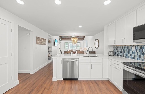 Sanibel Condo | Loggerhead Cay 483: Updated Condo Steps To Beach!