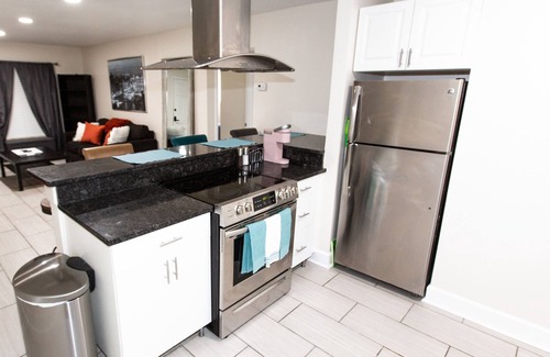 SoHo Condo | Lovely 2-bedroom condo with POOL