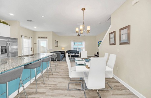 Davenport House | Lovely 5 Bed Splash Pool Townhome in Champions Gate