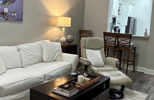 Gainesville House | Luxurious fully furnished 3-3.5 townhouse in❤️ of Gainesville. 1.2 ml from UF!