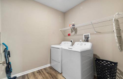 Melbourne Apartment | Luxury 3 BD/2 BA Condo Near Beaches & Attractions