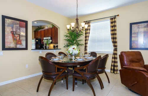 West Kissimmee Villa | Luxury 5 Star Vacation Villa - Frozen Themed Room