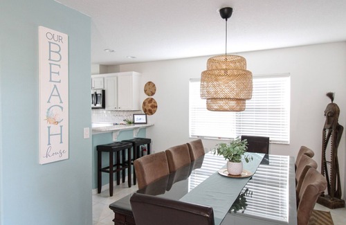 Marineland Acres House | Luxury Beach House, Private Salt Pool. Walk to the Private Beach