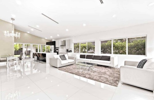 North Bay Village House | Luxury House 4 beds Pool w Jaccuzzi