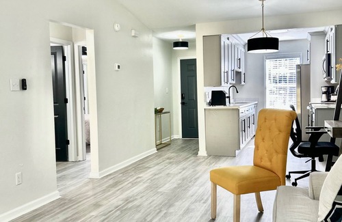 Tallahassee House | LUXURY RENOVATED TOWNHOUSE CLOSE I-10