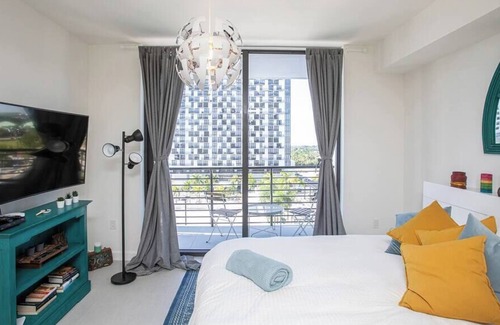 Doral Apartment | Luxury Studio Apartment in Downtown Doral