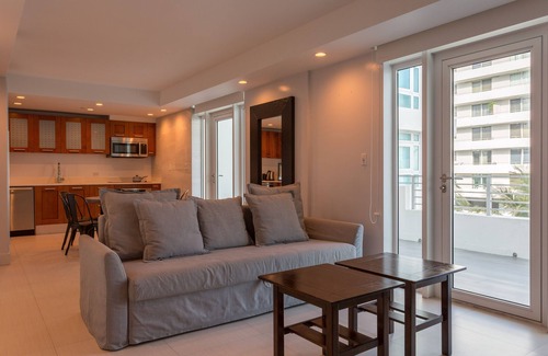South Pointe Condo | Miami Beach Luxury Condo, W/Private Terrace (301)