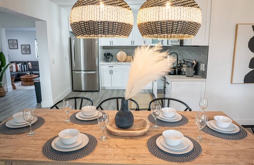 Golden Glades House | Miami Chic! Backyard Oasis, Outdoor Movie, Jacuzzi