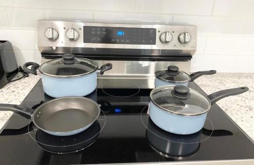 Allapattah Hostel | Miami International Hostel- Free Dinner - Best Price - No Mix - Dorms Airport Downtown Wynwood