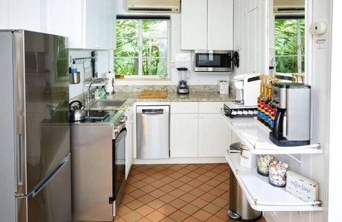 El Portal House | Miami Pool Cottage Su