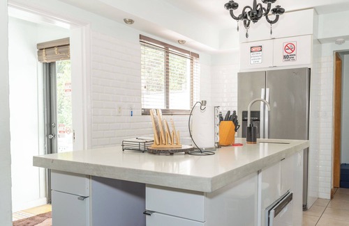 West Little Havana Villa | Miami Riverfront Villa: Pool, Hot Tub, Garden, Barbecue,High Ceiling Living Room