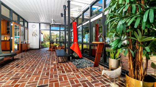 Palma Ceia West House | Mid Century Modern - Weekly Winter Rates