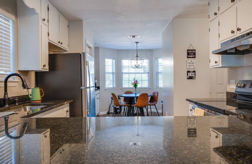 Old Town House | Midtown Urban Retreat- Family Friendly 3BR Retreat