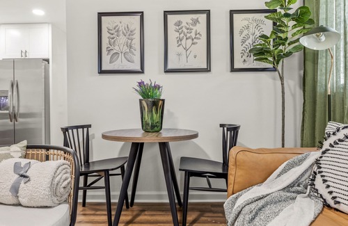 Tallahassee House | Modern & Cozy Midtown Charm| Free Parking| FSU
