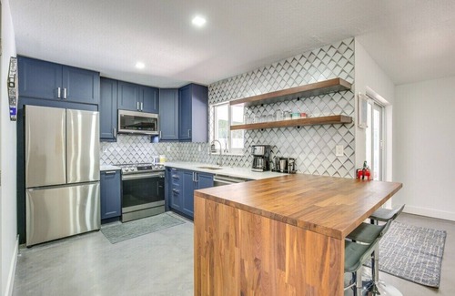 South Corals House | Modern Home with private Heated pool, fully equipped kitchen, BBQ