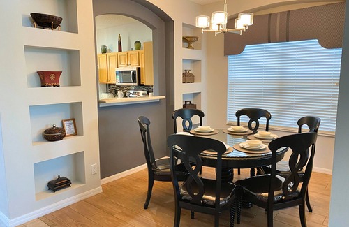 West Kissimmee Villa | ✦Modern Luxury Villa✦5 min2Disney✦Movie Room✦South-facing Pool/Spa✦Themed Rooms