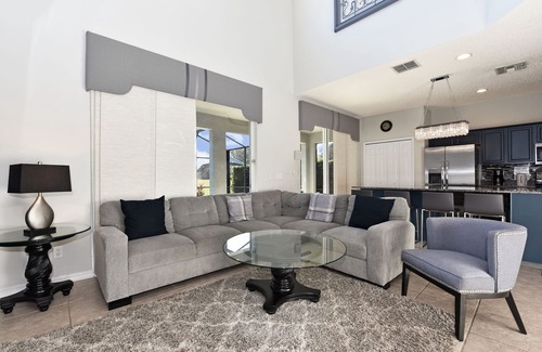 West Kissimmee Villa | ✦Modern Luxury Villa✦5 min2Disney✦Movie Room✦South-facing Pool/Spa✦Themed Rooms