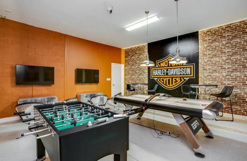 Loughman House | Near Disney World Luxury Water Resort - Large Pool Homes Just 7 Miles To Disney