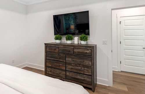 East Hill House | New build in 2020 - 4/2.5 Home - Close to downtown & beaches