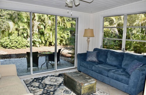 Arlington Park House | Newly available home minutes to Siesta Key, St. Armands, and Downtown Sarasota!
