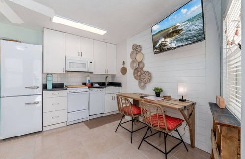 North Redington Beach Apartment | Newly Updated! Sea Rocket 4: Ground Floor