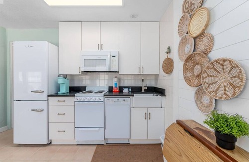 North Redington Beach Apartment | Newly Updated! Sea Rocket 4: Ground Floor