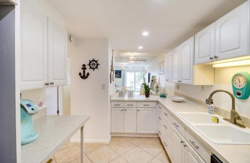 Key Colony Beach Apartment | Ocean-View Key Colony Beach Condo with Pool Access!