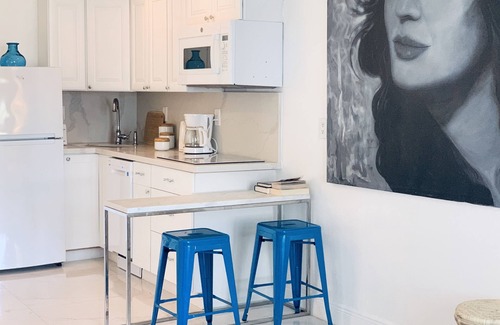 Flamingo/Lummus Apartment | Ocean view, luxury STUDIO, JACUZZI on Ocean drive