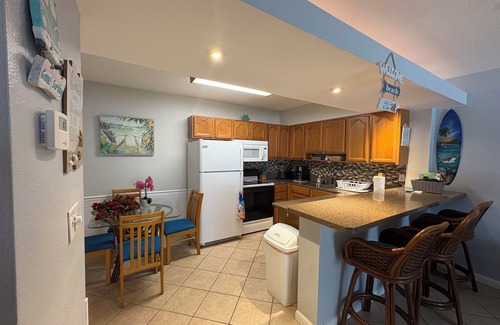 Cocoa Beach Condo | Oceanfront 1-bedroom condo with WiFi, AC in delightful Cocoa Beach