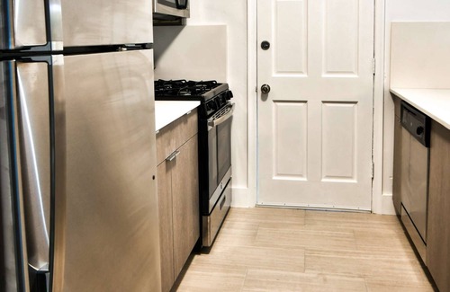The Roads Condo | ✨One Bedroom plus Free Parking