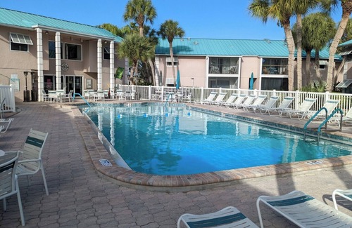 Siesta Key Condo | Open Concept 2 BR/2Bath, New in Unit Laundry, Covered Parking in Front of Unit