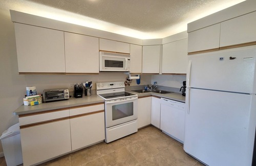 Fort Pierce Condo | OV 312 Pond/Golf Course View Condo-Paradise Vacation Rental in Ocean Village