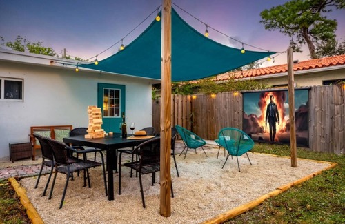 Central Oakland Park House | Palm Vista House – Your Ultimate Work Hard Play Hard South Florida Escape!