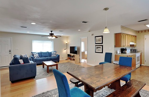 Toilla Segunda House | Pelican's Perch | Balcony, Grill, Amenities!