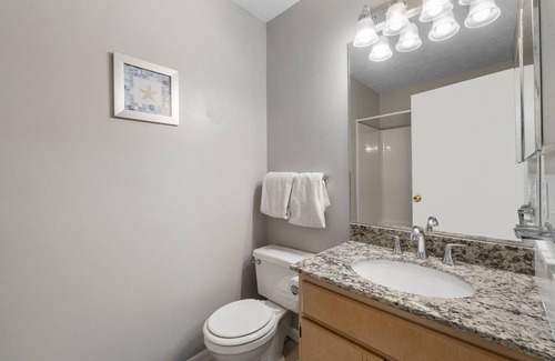 Holiday Beach House | Pet-Friendly Beach Retreat for 8! Walk to Gulf