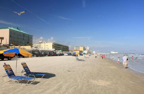 Daytona Beach Shores House | Pirates Cove Condo Unit #209