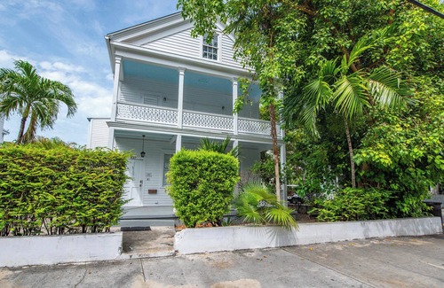 Historic Seaport Apartment | Pool, Pet Friendly, & Near Duval - Sugar Pie Suite