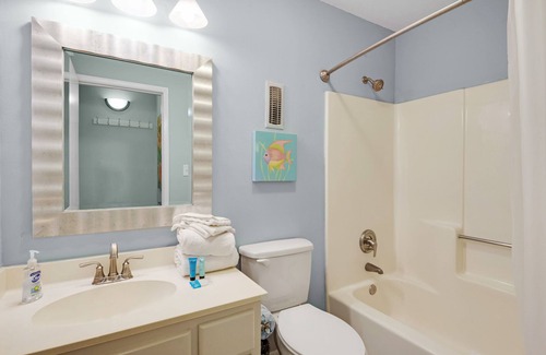Villa Sabine Condo | Pool Views~Near Pier~ Walk to Beach~2BR Deep Water Cove 204