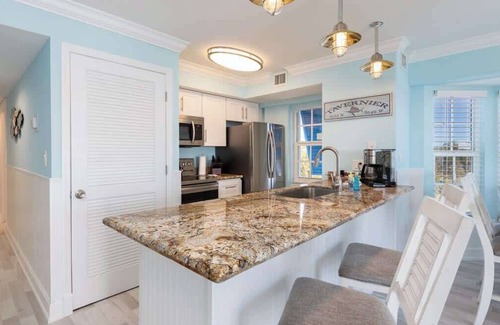 Tavernier Condo | Pristine Top Floor Oceanfront Condo 5 min from Top Local Attractions