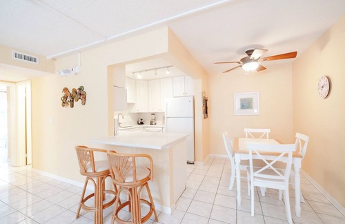 Key Colony Beach Condo | Private Beach-Pool-King Bed-No Stairs-Family Friendly-Relax-Play Together!