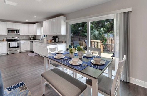 Old Seminole Heights House | Private Home | Outdoor Seating | Grill | 15% Off Weekly Stays