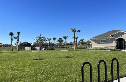 Haines City Resort | Private room ∙ 1 guest